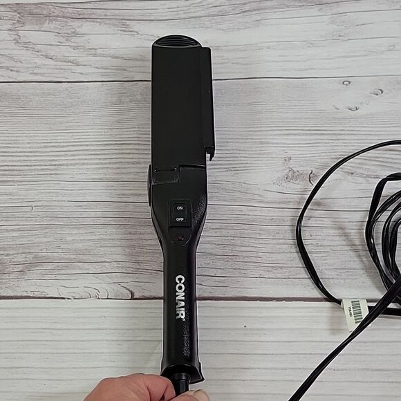Conair Hair Straightener   - Picture 3 of 4